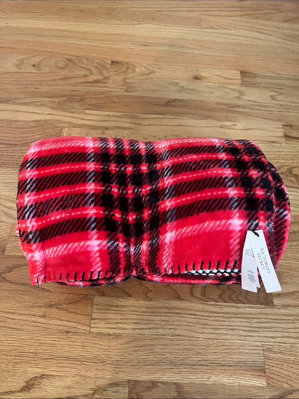 Victoria's Secret Red & Black Plaid Plush Throw.  NWT